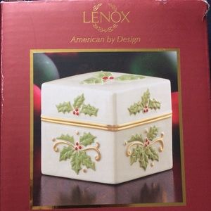 3/$18 5/$25 NWB Lenox holly box